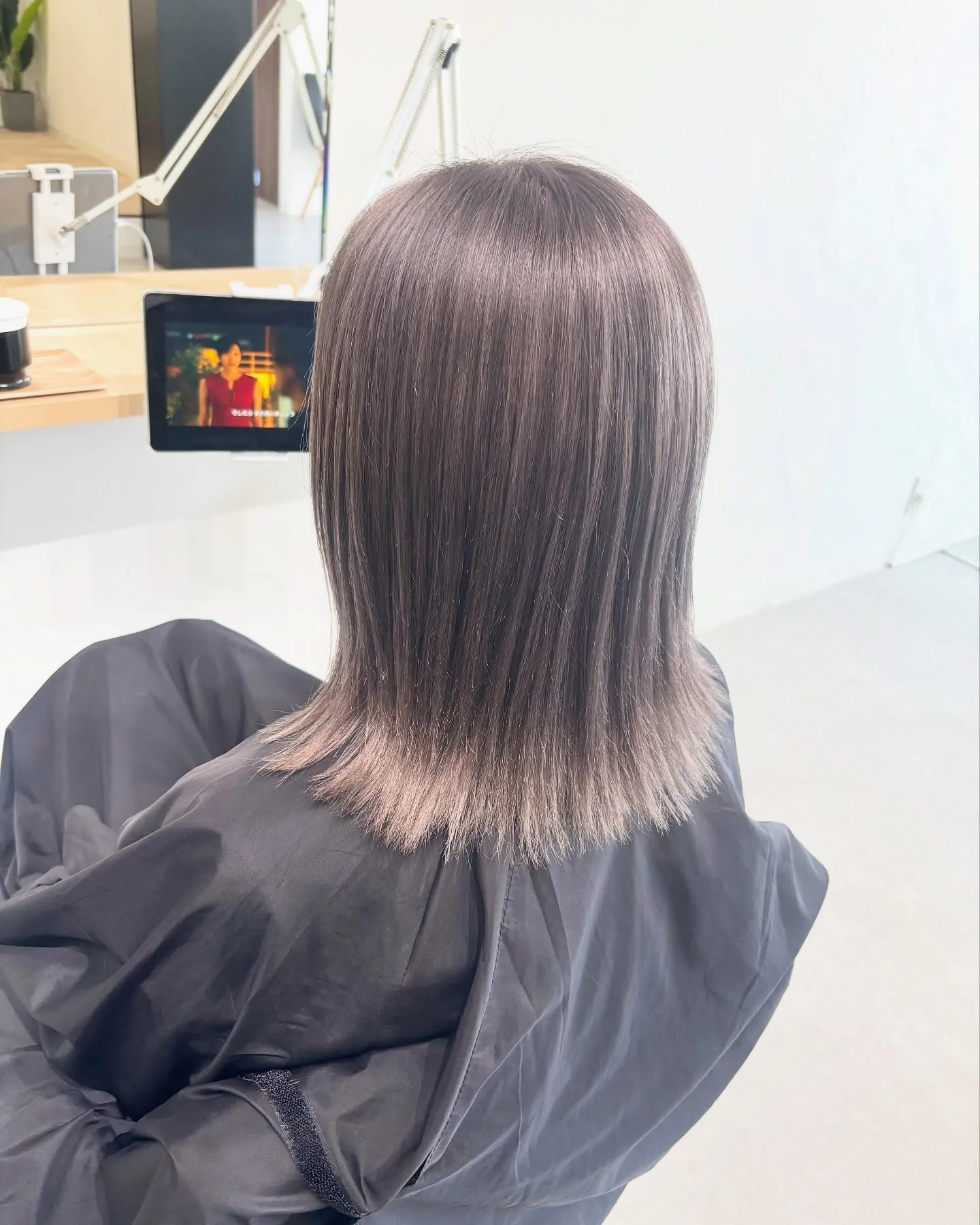 【グレージュ】