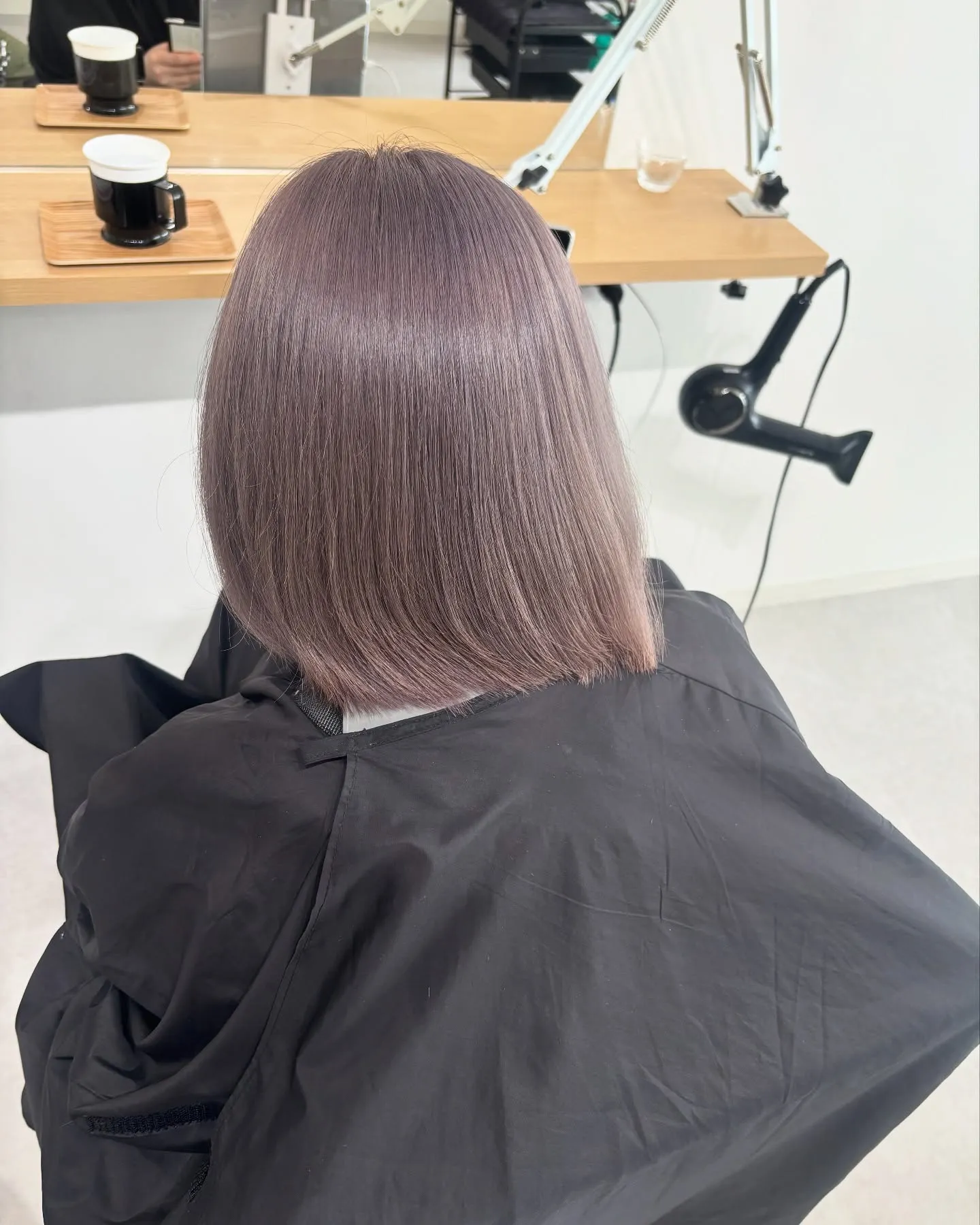 【グレージュ】